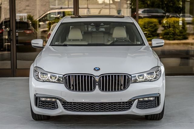 Used 2018 BMW 740i xDrive AWD/4WD image 5