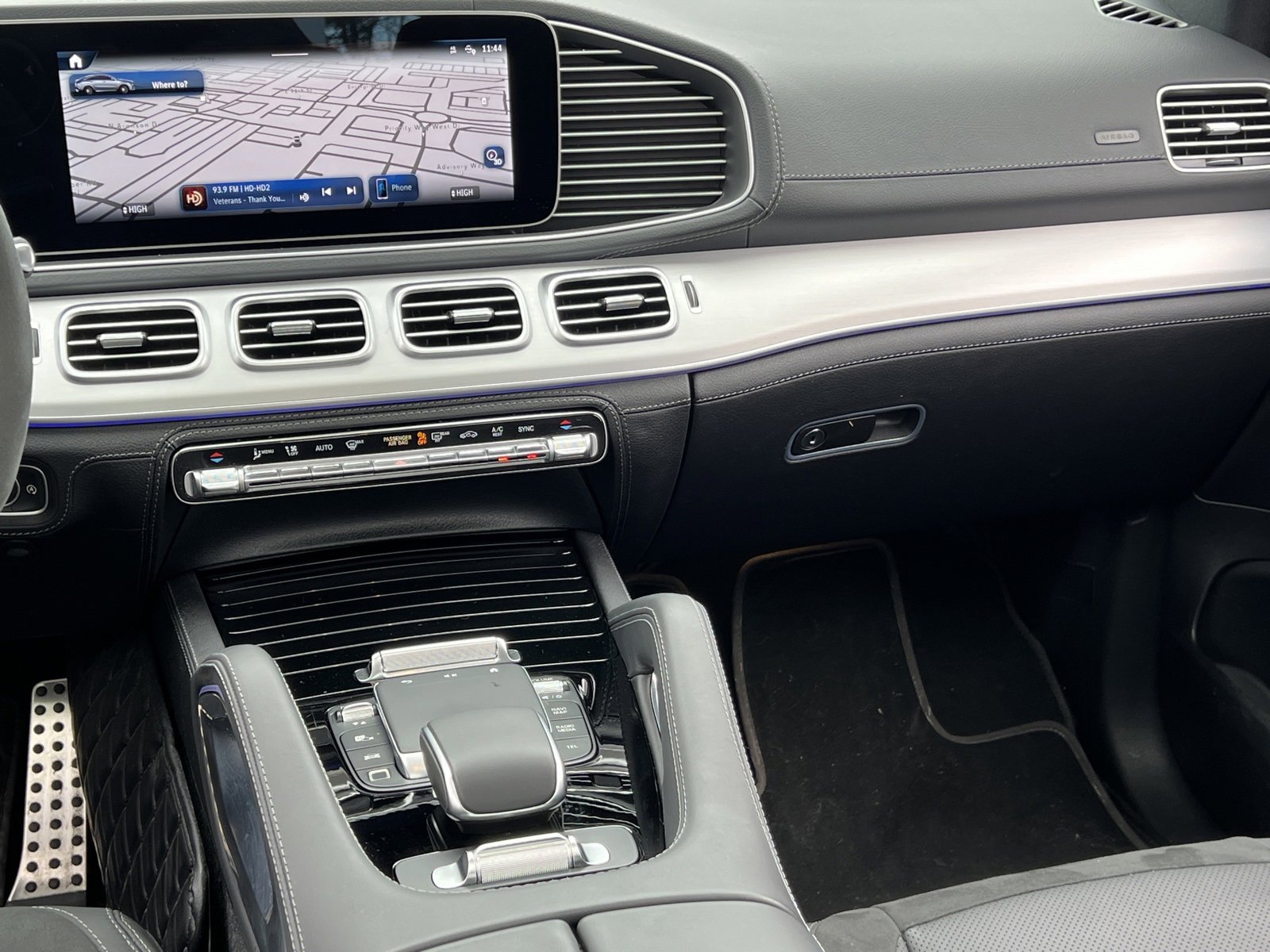 Used 2025 Mercedes-Benz GLE 53 AMG 4MATIC Coupe image 28