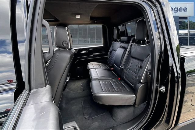 Used 2025 GMC Sierra 2500 AT4X AWD/4WD image 21