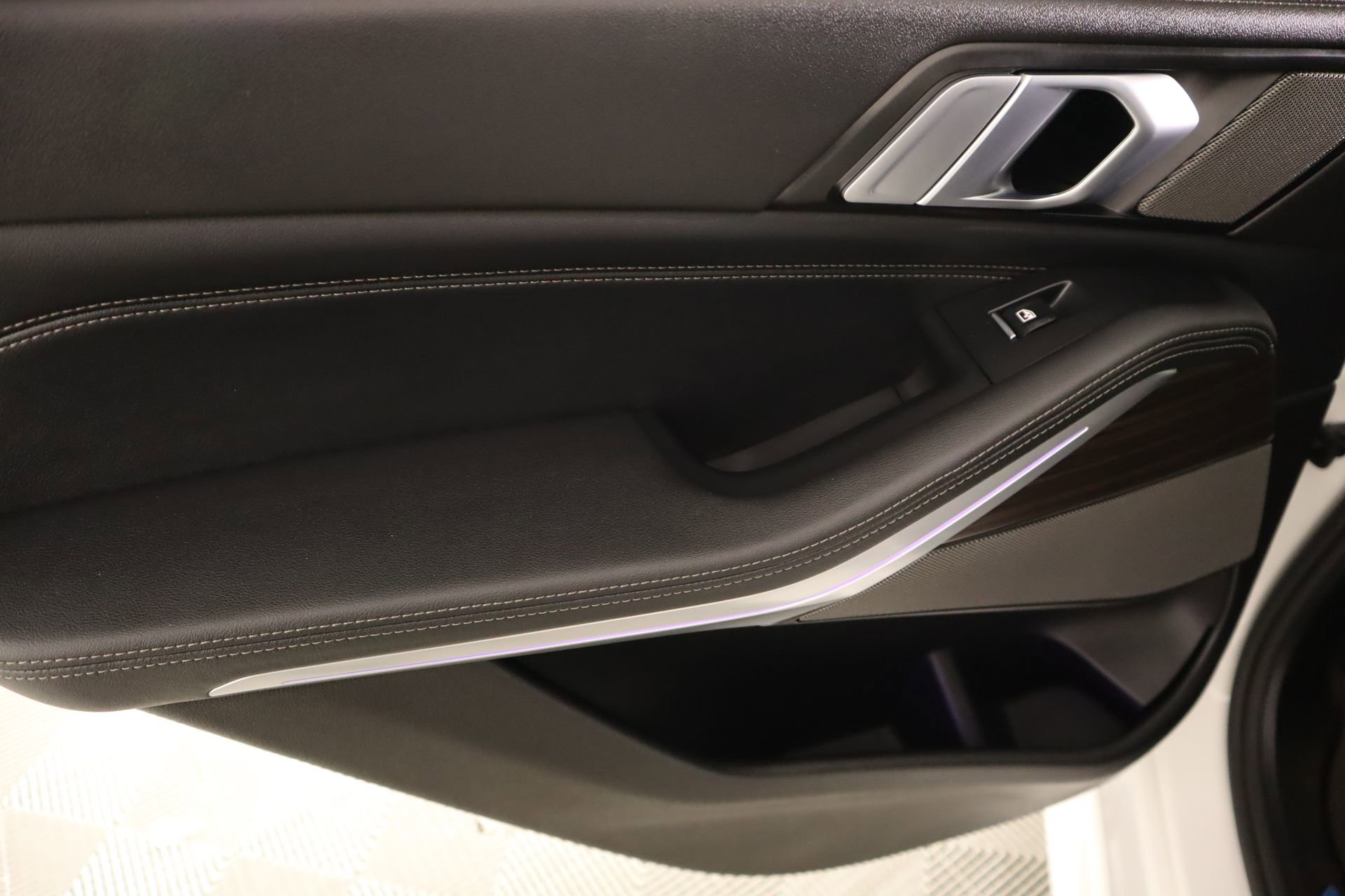 Used 2026 BMW X5 xDrive50e w/ M Sport Package image 18