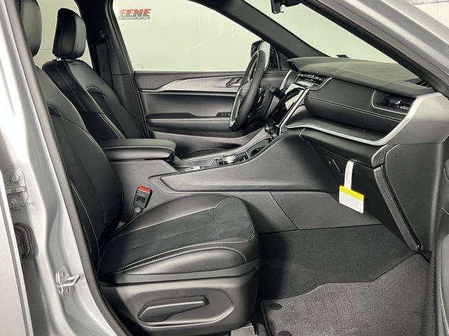 New 2025 Jeep Grand Cherokee L Altitude image 34