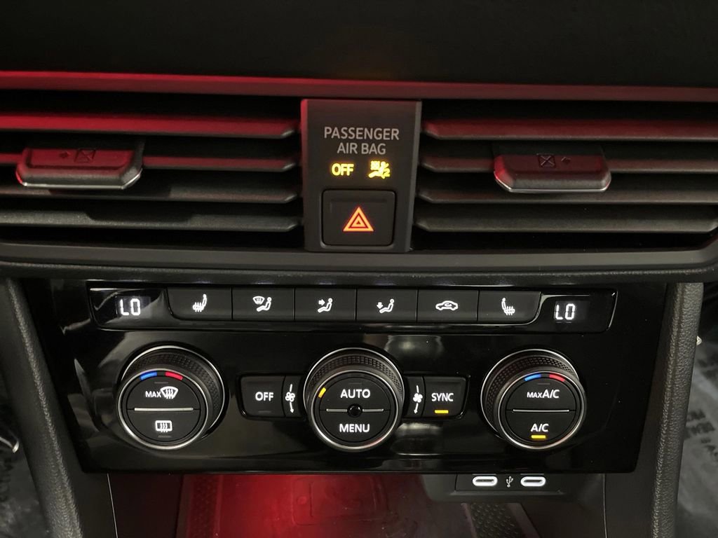 Used 2024 Volkswagen Jetta GLI 40th Anniversary Edition image 17