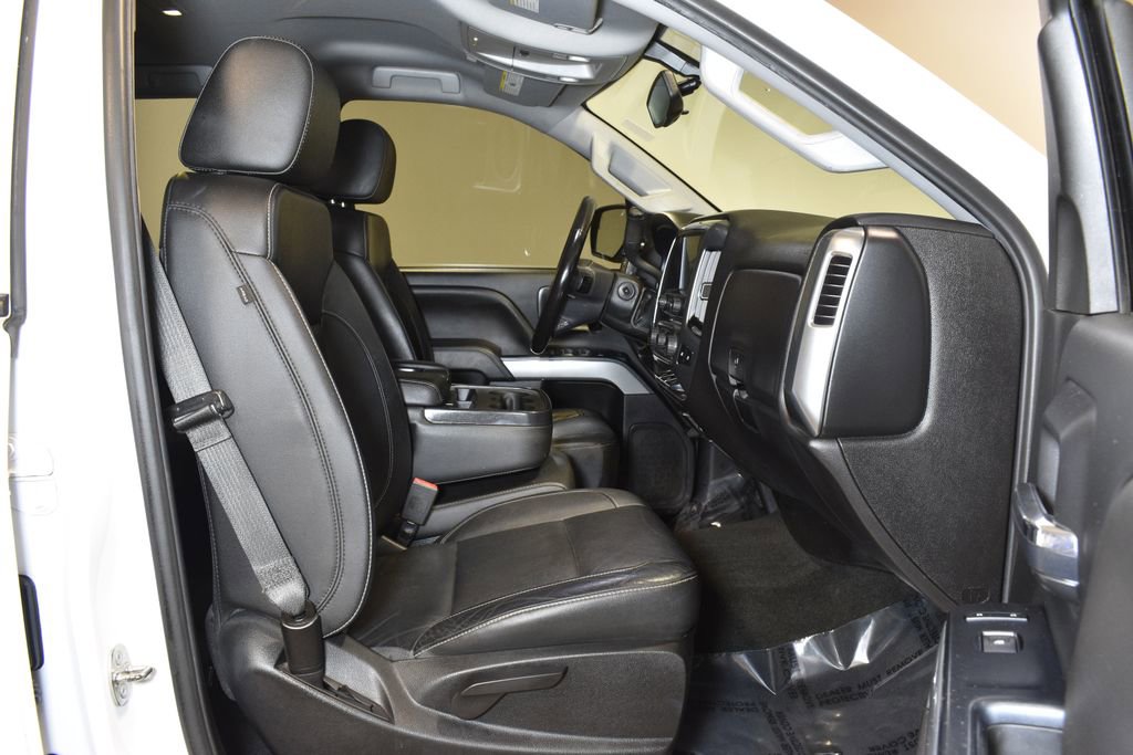 Used 2018 Chevrolet Silverado 1500 LT w/ Redline Edition image 30