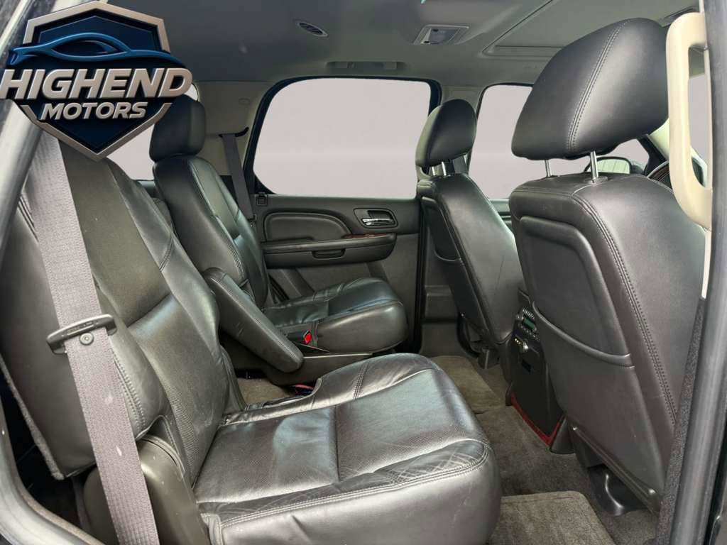 Used 2012 Cadillac Escalade Luxury AWD/4WD image 17