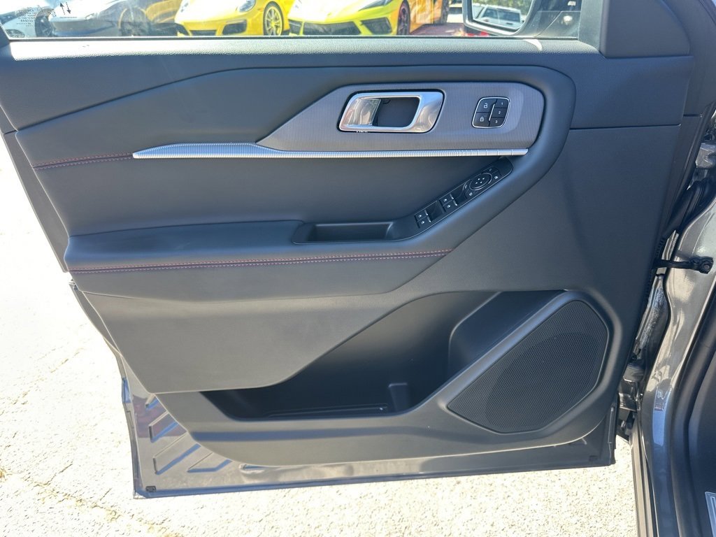 Used 2025 Ford Explorer ST-Line w/ Premium Package image 28