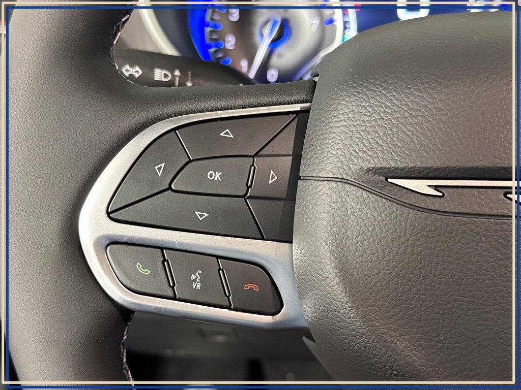 New 2027 Chrysler Pacifica Select AWD/4WD image 15
