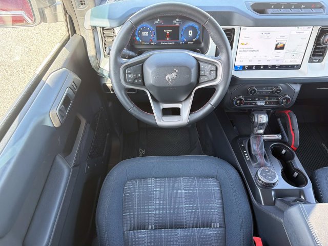 Used 2025 Ford Bronco Heritage Edition AWD/4WD image 14