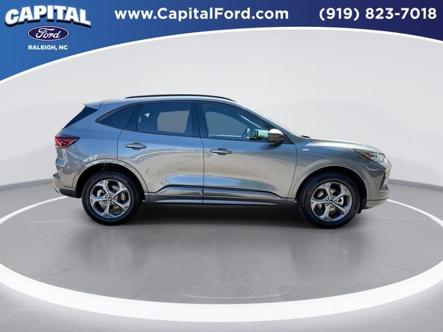 Certified 2024 Ford Escape ST-Line w/ Tech Pack #1 AWD/4WD image 9
