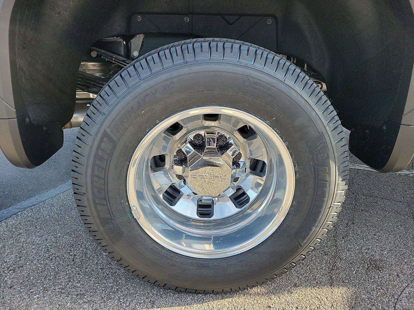 New 2026 GMC Sierra 3500 Denali w/ Denali Reserve Package image 6