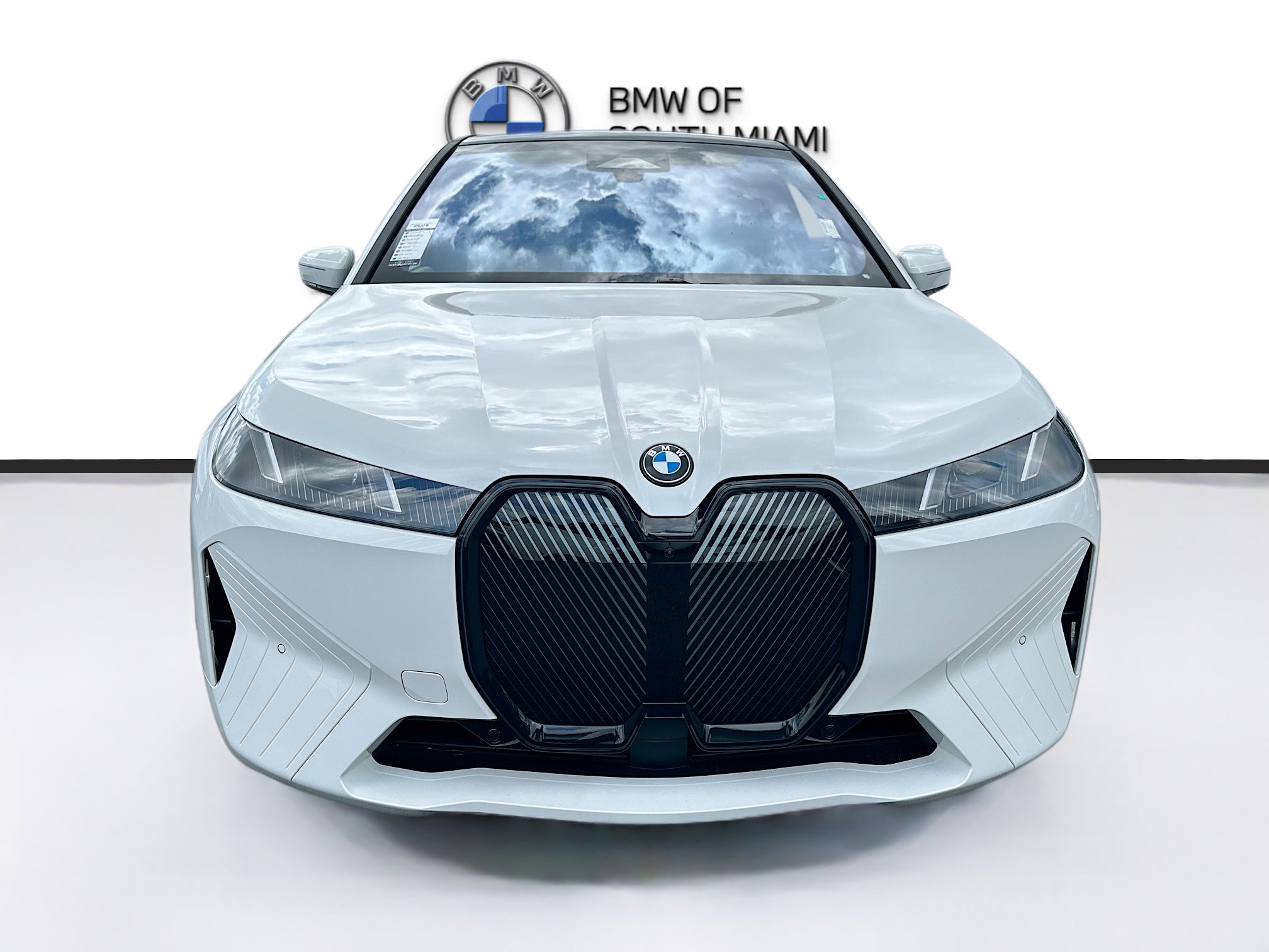 New 2026 BMW iX xDrive60 w/ Premium Package image 2