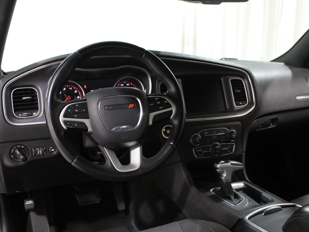 Used 2016 Dodge Charger SXT w/ Navigation & Travel Group image 6