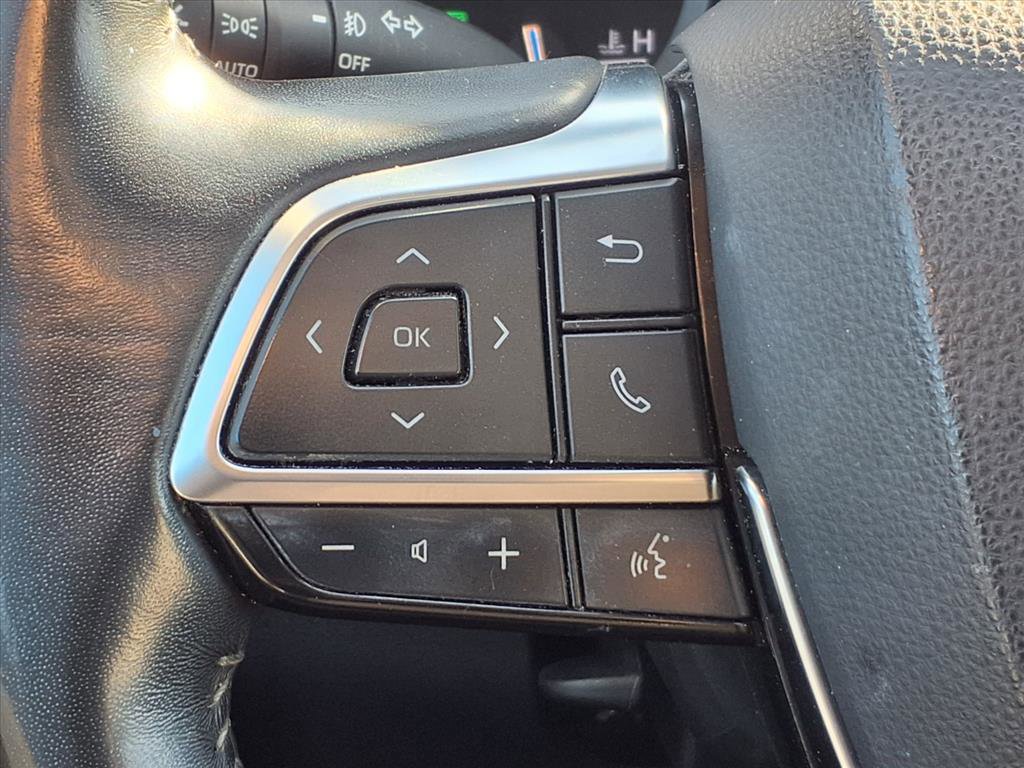 Certified 2021 Toyota Highlander XLE image 18