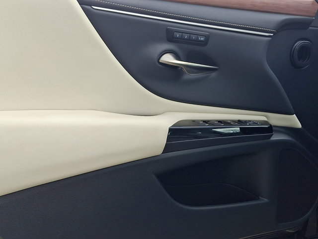 Certified 2025 Lexus ES 350 w/ Premium Package FWD image 14