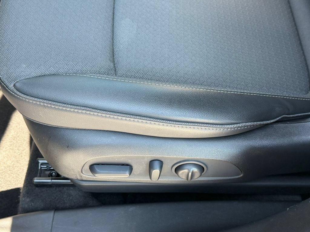 Certified 2023 Buick Encore GX Select FWD image 27