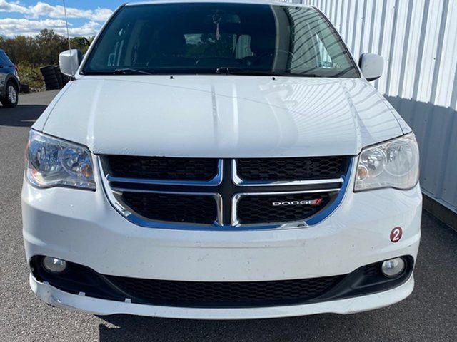 Used 2017 Dodge Grand Caravan SXT w/ Driver Convenience Group image 8