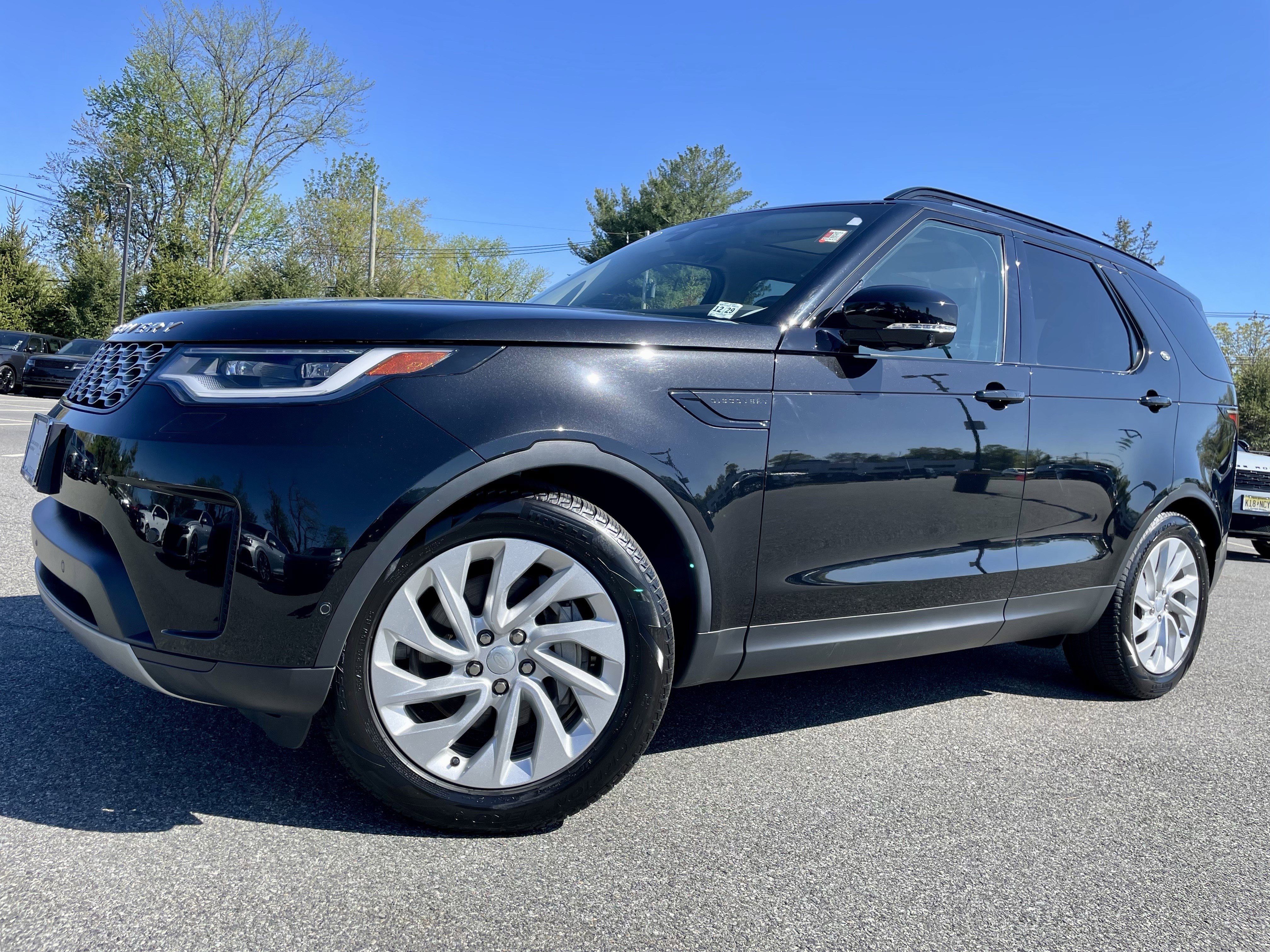 Certified 2024 Land Rover Discovery S AWD/4WD image 37