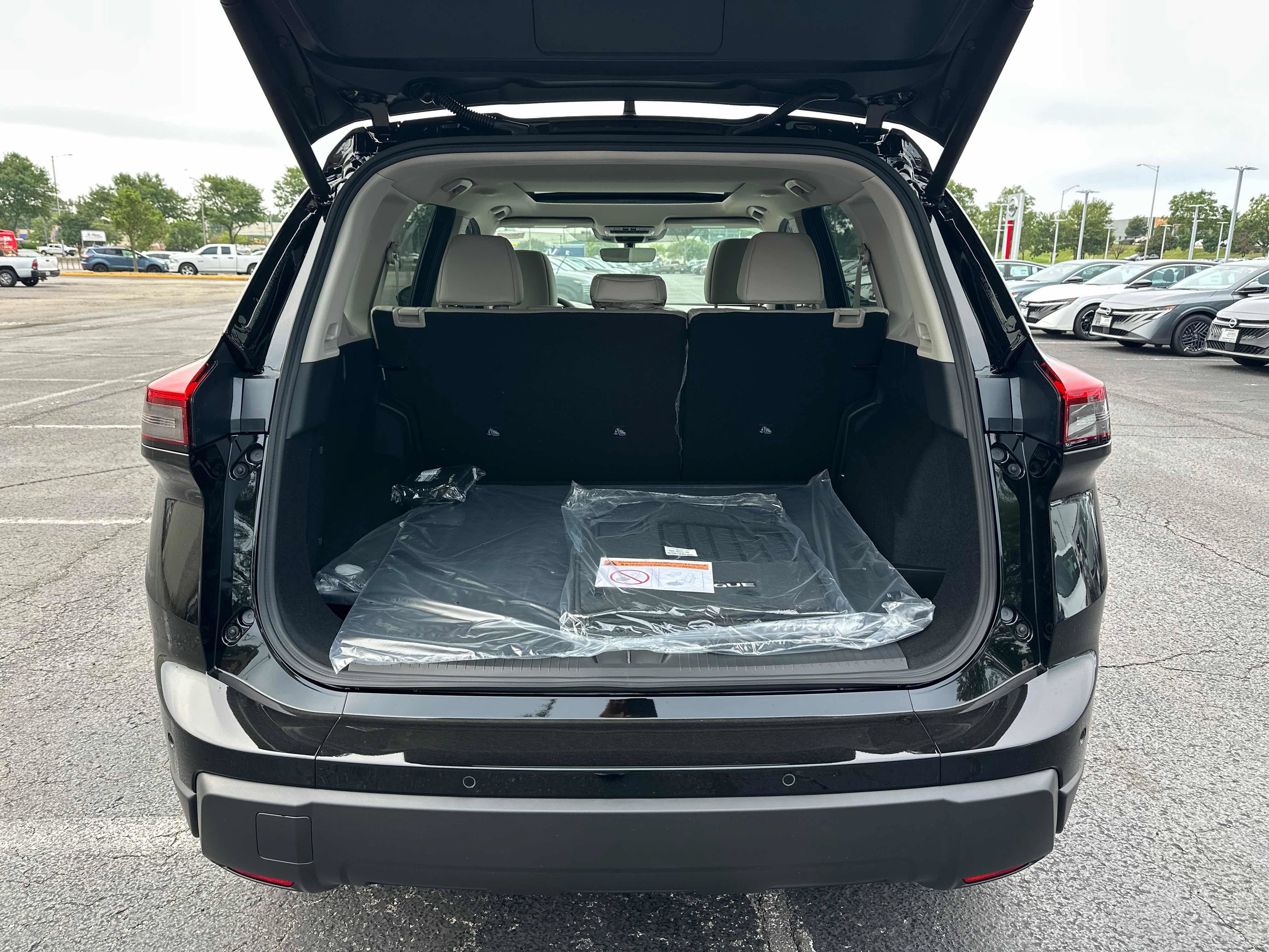 New 2026 Nissan Rogue Dark Armor AWD/4WD image 14