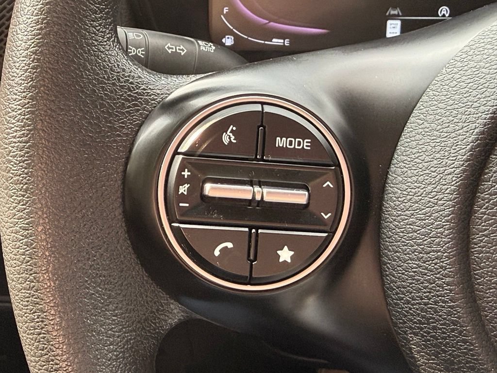 Used 2023 Kia Soul LX FWD image 30