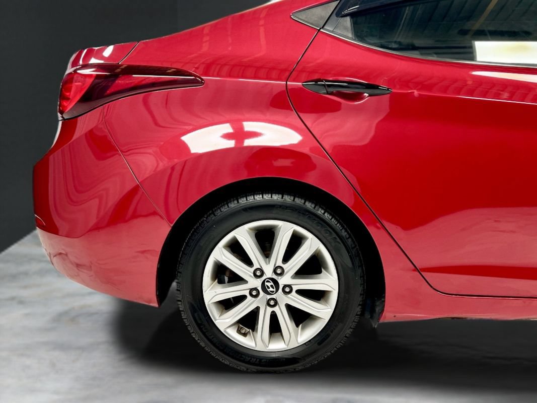Used 2015 Hyundai Elantra SE w/ Option Group 03 FWD image 14