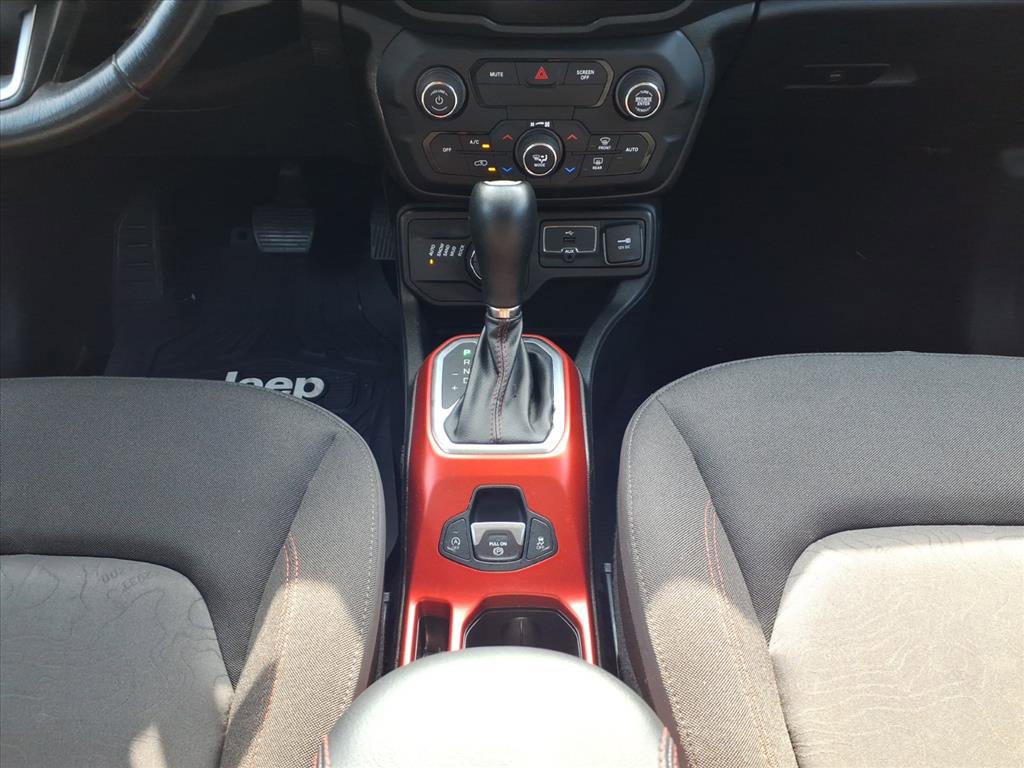 Used 2019 Jeep Renegade Trailhawk w/ Trailer Tow Group image 18