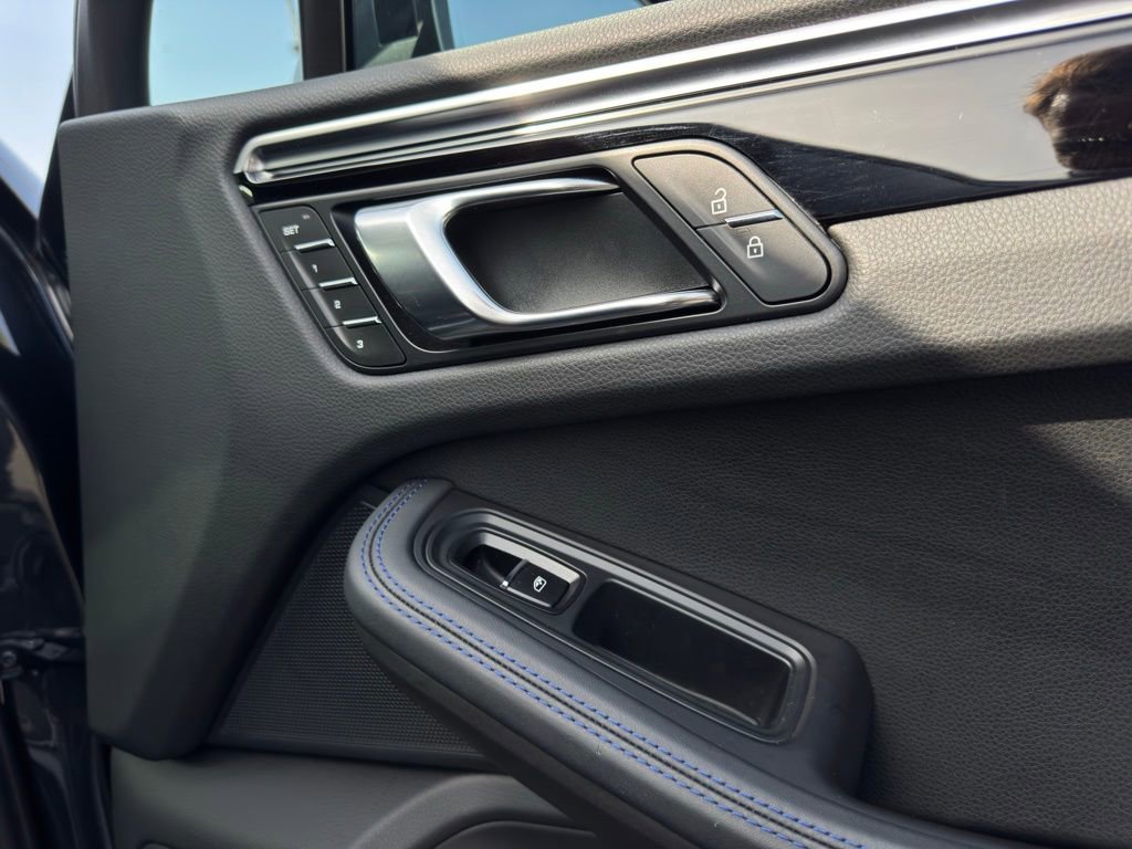 Used 2022 Porsche Macan S image 30