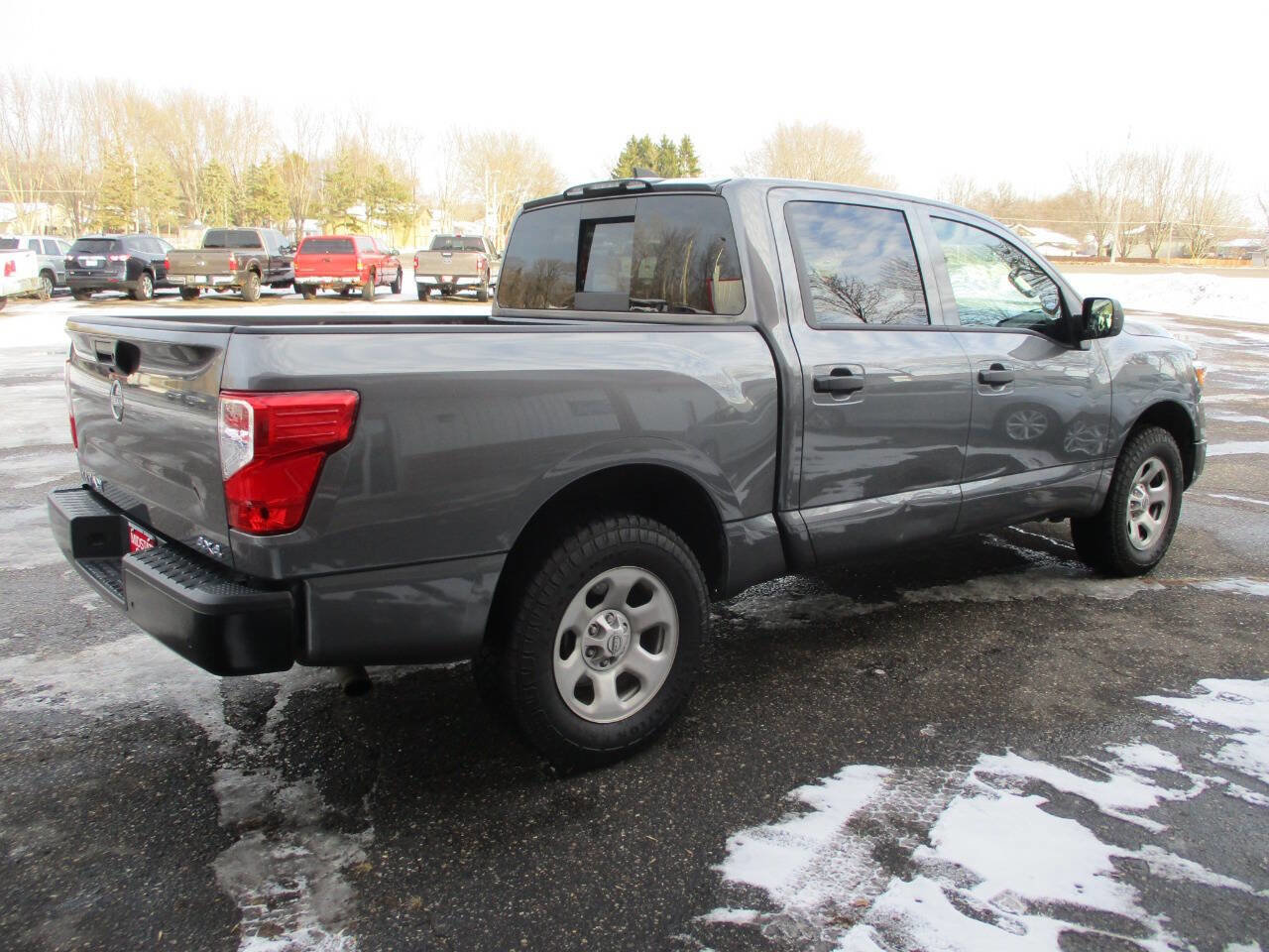 Used 2023 Nissan Titan S image 9