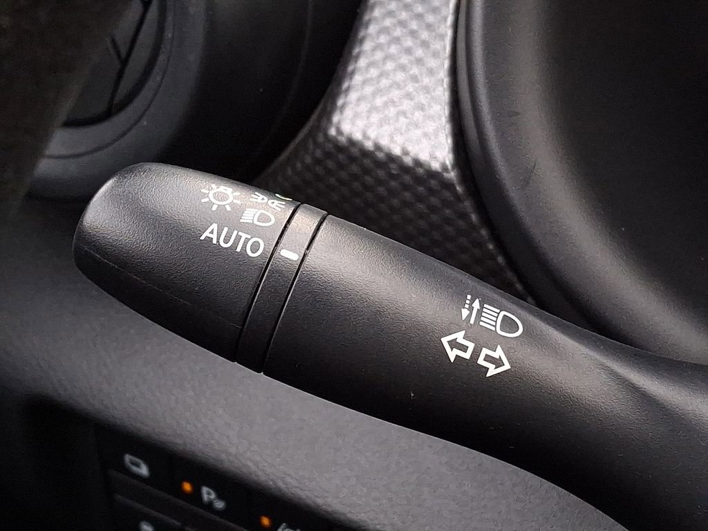 Used 2020 Nissan Kicks S image 18