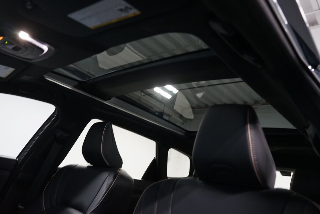 Used 2025 Toyota Crown Signia w/ Advanced Technology Package image 36