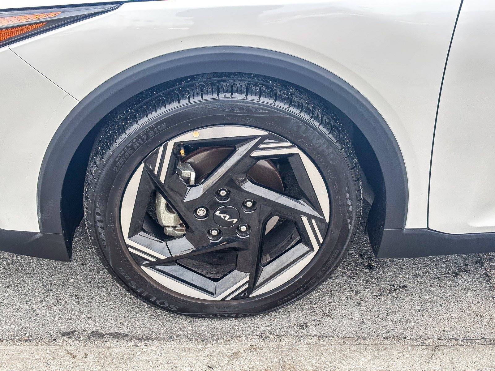 Used 2025 Kia K4 EX image 12