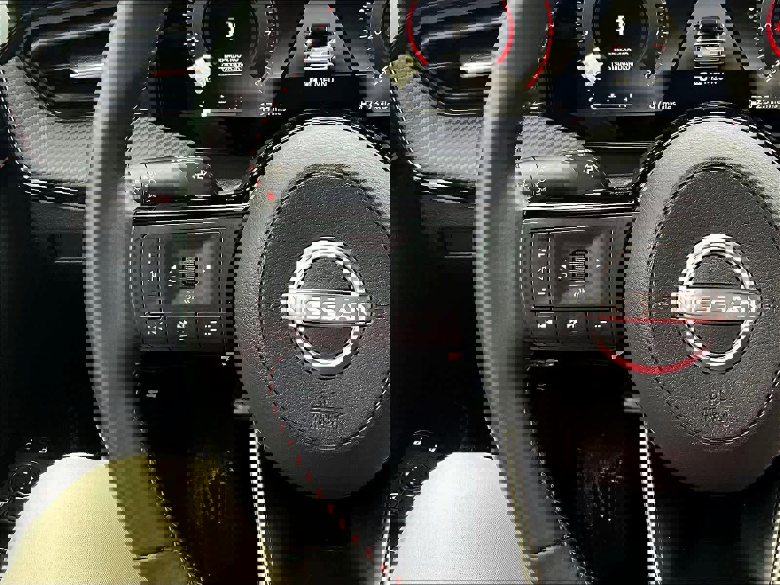 Used 2025 Nissan Kicks SR w/ SR Premium Package image 23