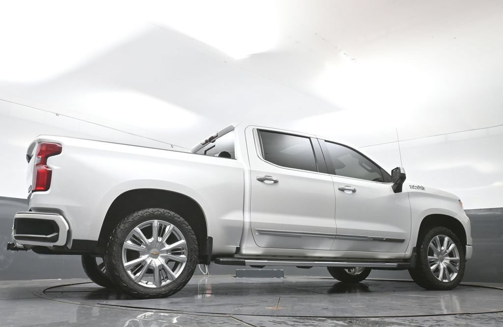 Used 2022 Chevrolet Silverado 1500 High Country w/ High Country Premium Package AWD/4WD image 61