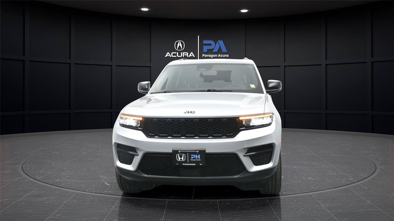 Used 2025 Jeep Grand Cherokee Altitude AWD/4WD image 29