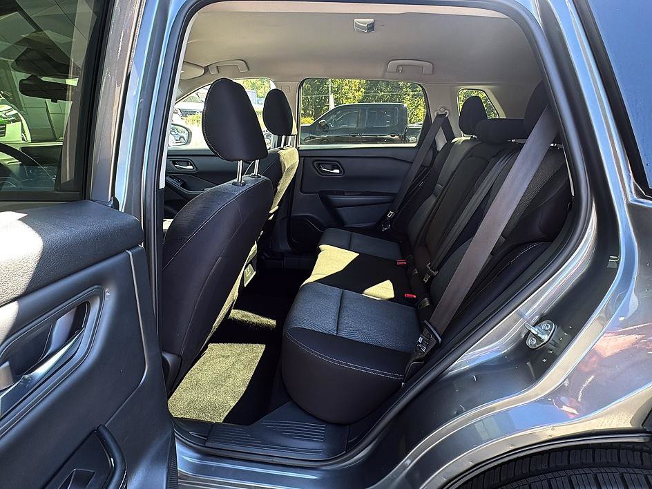 Certified 2025 Nissan Rogue SV AWD/4WD image 17