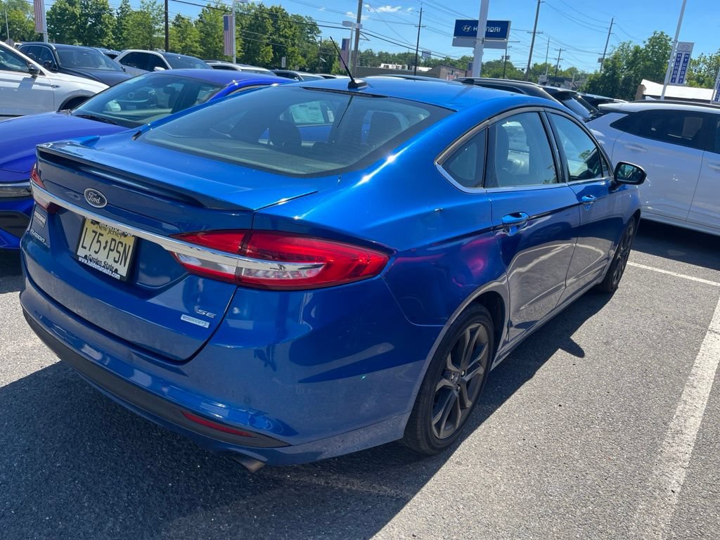 Used 2018 Ford Fusion SE w/ Equipment Group 201A FWD image 4