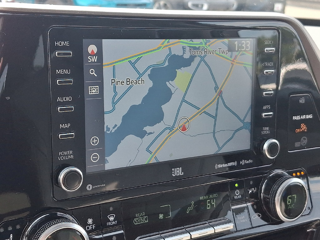 Used 2021 Toyota Highlander Limited AWD/4WD image 18