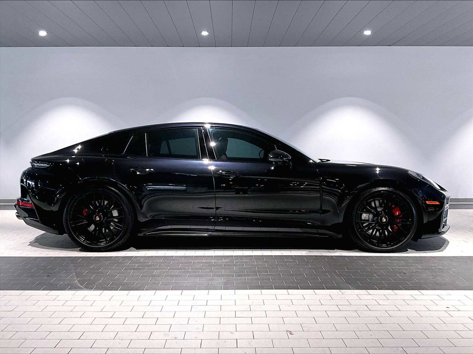 Used 2025 Porsche Panamera GTS image 11
