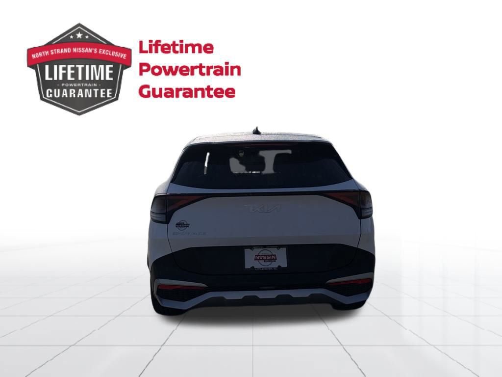 Used 2025 Kia Sportage EX image 4