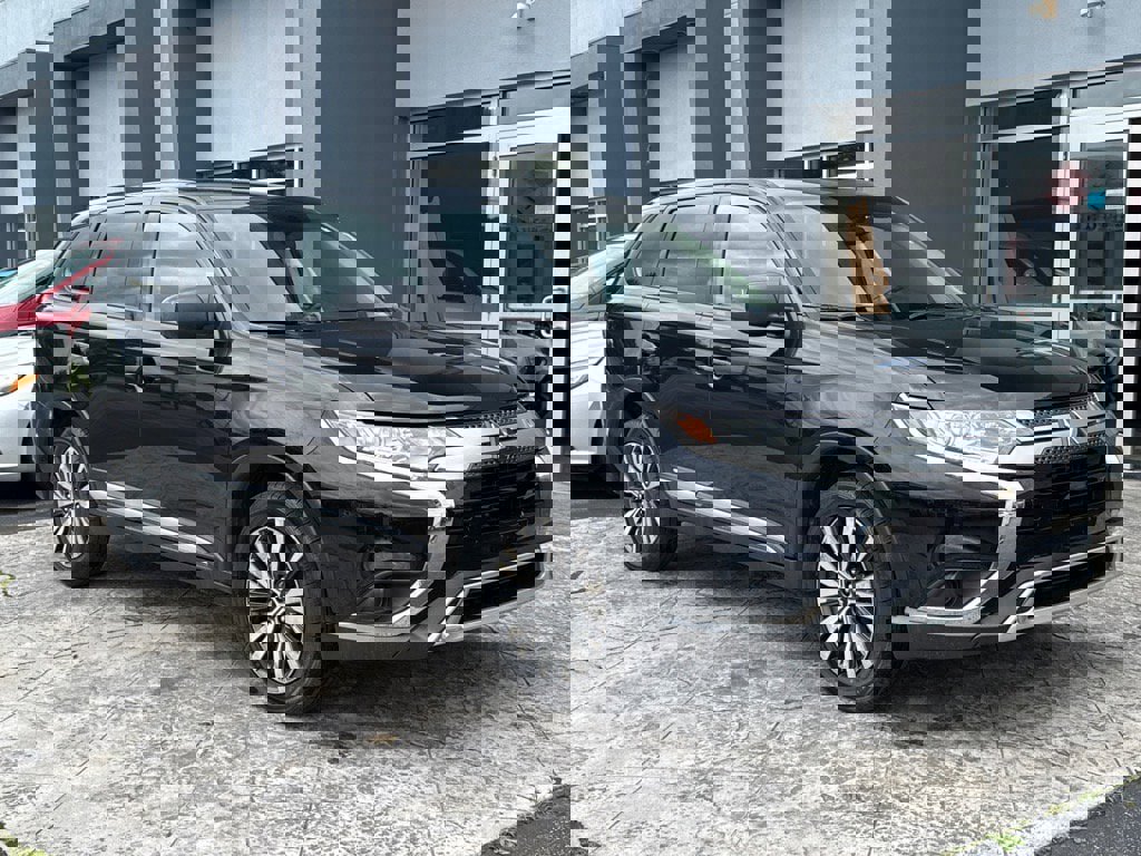 Used 2020 Mitsubishi Outlander ES