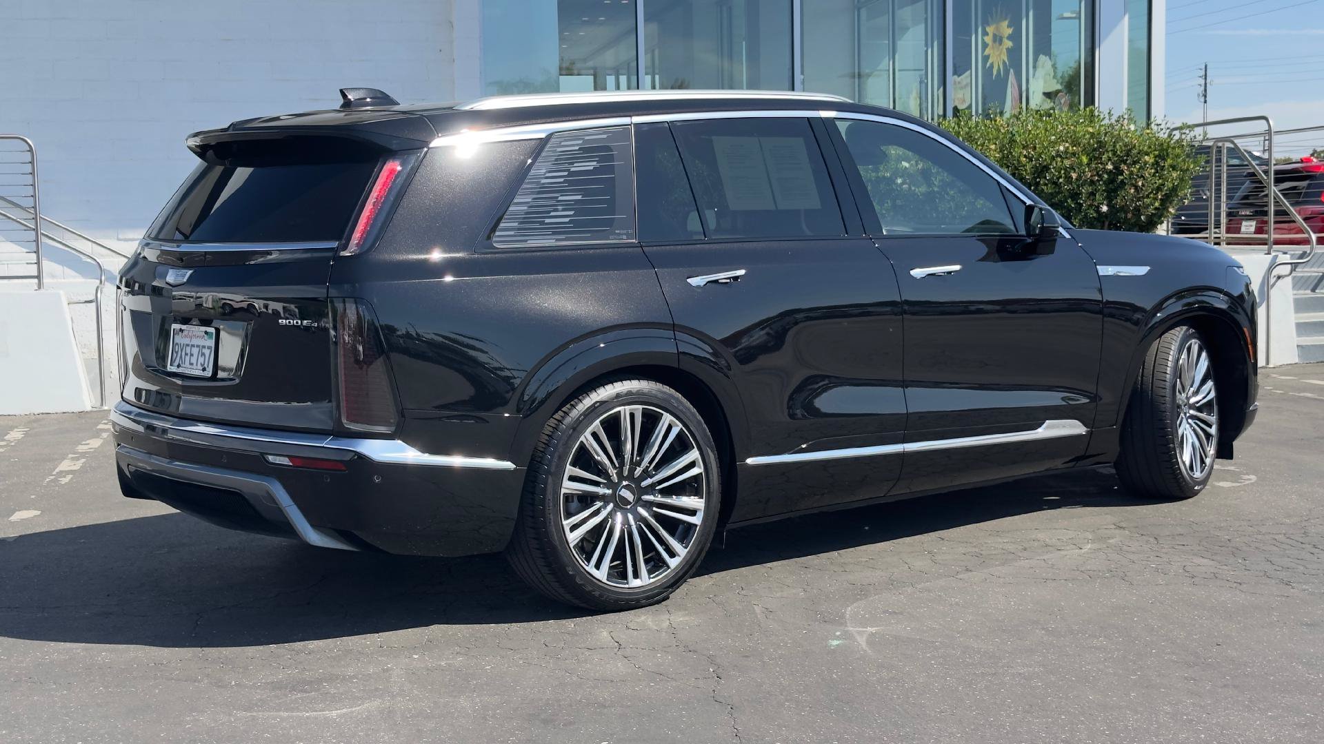 Used 2026 Cadillac Vistiq Premium Luxury AWD/4WD image 4