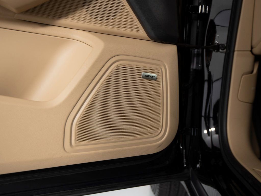 Certified 2025 Porsche Macan image 21