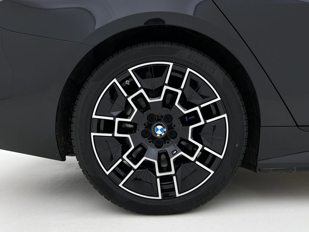 Certified 2025 BMW i4 xDrive40i w/ M Sport Package image 32