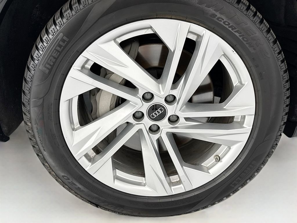 Used 2023 Audi Q7 2.0T Premium w/ Convenience Package AWD/4WD image 31