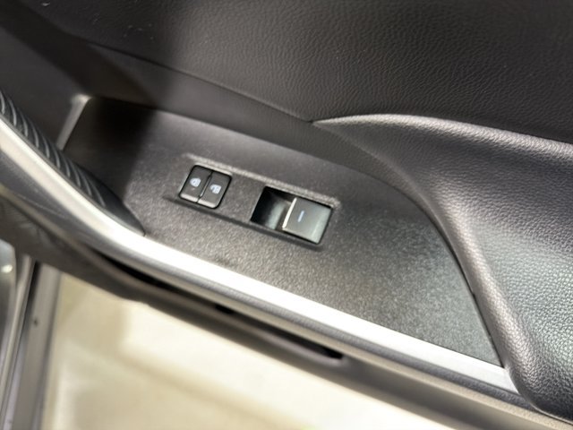 Used 2025 Toyota RAV4 XLE FWD image 39
