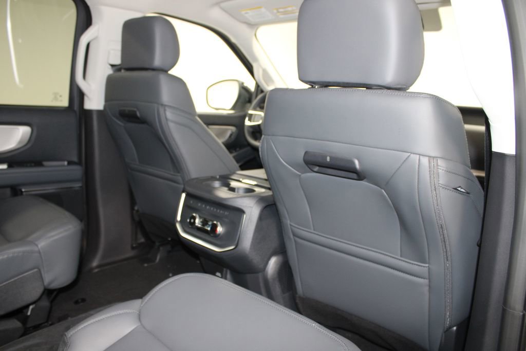 New 2026 Ford Expedition Active image 33