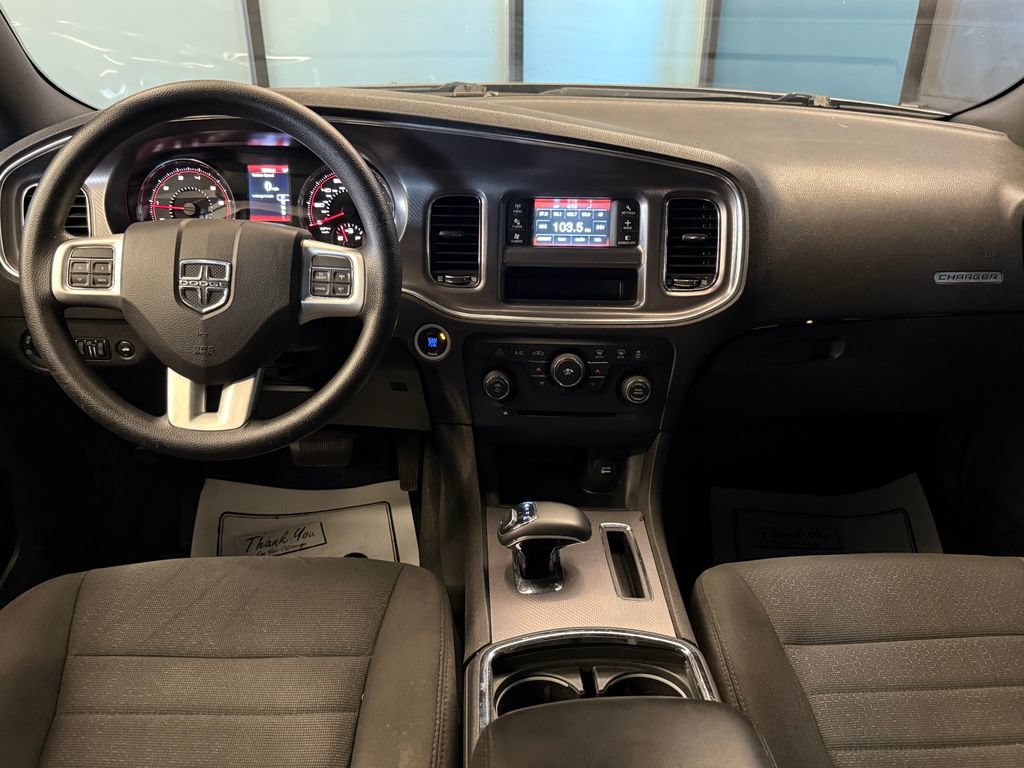 Used 2014 Dodge Charger SE RWD image 9