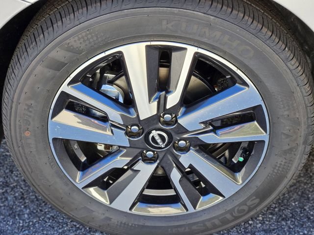 New 2025 Nissan Versa SV w/ Trunk Package FWD image 10