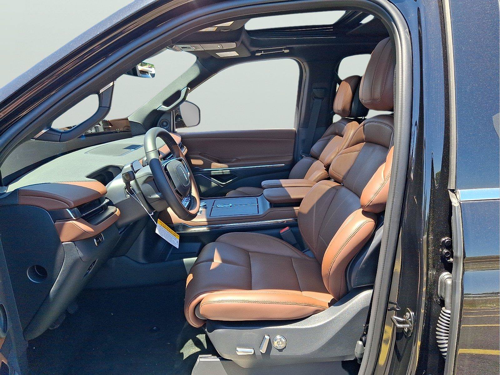 New 2026 Lincoln Navigator L Reserve AWD/4WD image 9