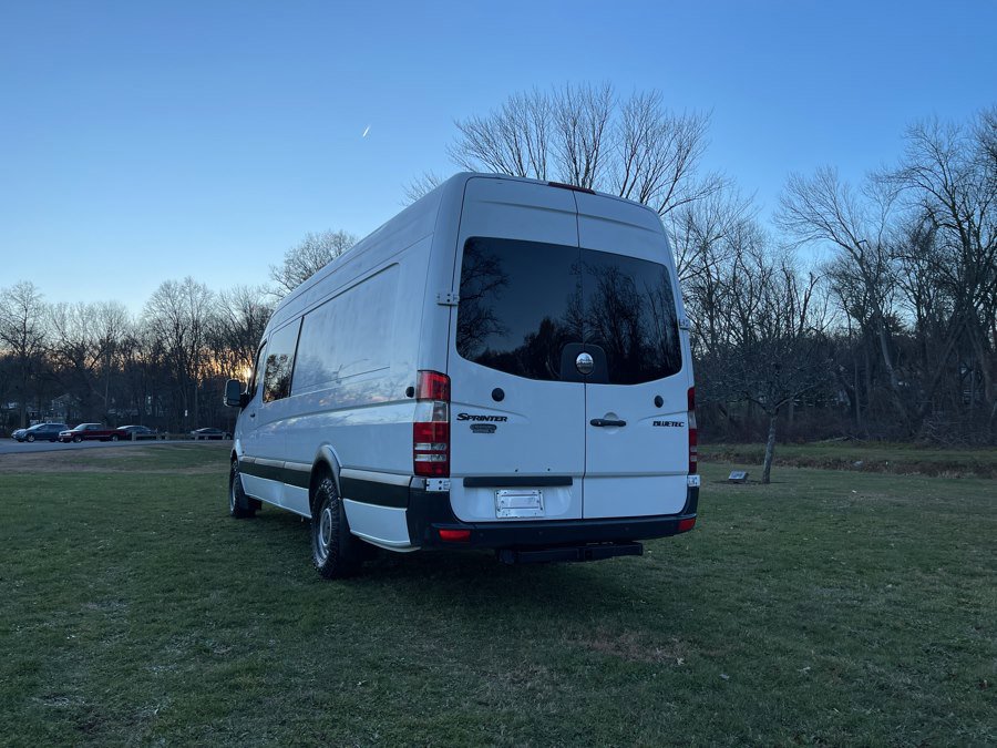 Used 2011 Freightliner Sprinter 2500 image 37