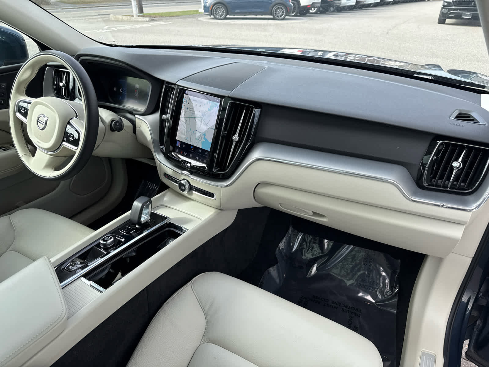 Used 2023 Volvo XC60 B5 Core w/ Climate Package image 32