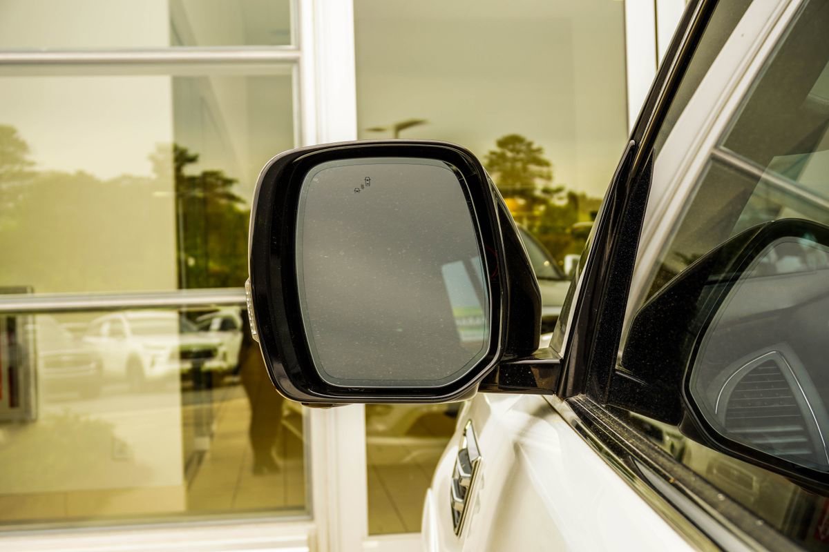 Used 2023 INFINITI QX80 Sensory w/ All-Season Package image 14